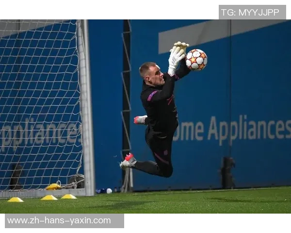 欧冠足球游戏全解析：玩法技巧与策略分享助你成为足球高手